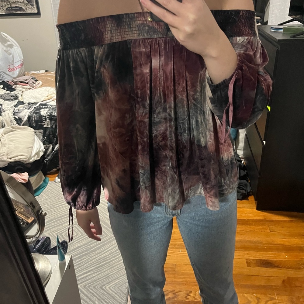 American Eagle off the shoulder top